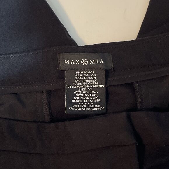 MAX & MIA Women’s Size XL Capri Pants Black Rayon Nylon Spandex - Picture 3 of 7